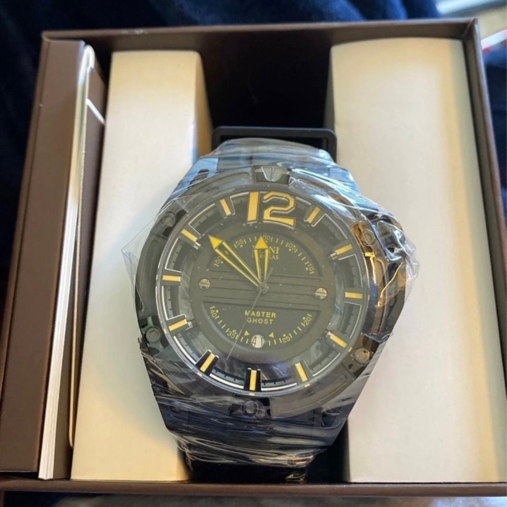 Elini Barokas water resistant chronograph watch.